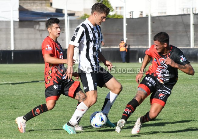 Agónica derrota de Sporting en el inicio del Torneo Apertura del Oficial