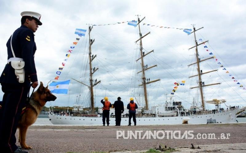 La fragata ARA “Libertad” llegó a Puerto Belgrano