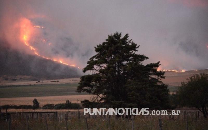 Bomberos solicitaron donaciones para quienes trabajan en los incendios de Sierra de la Ventana