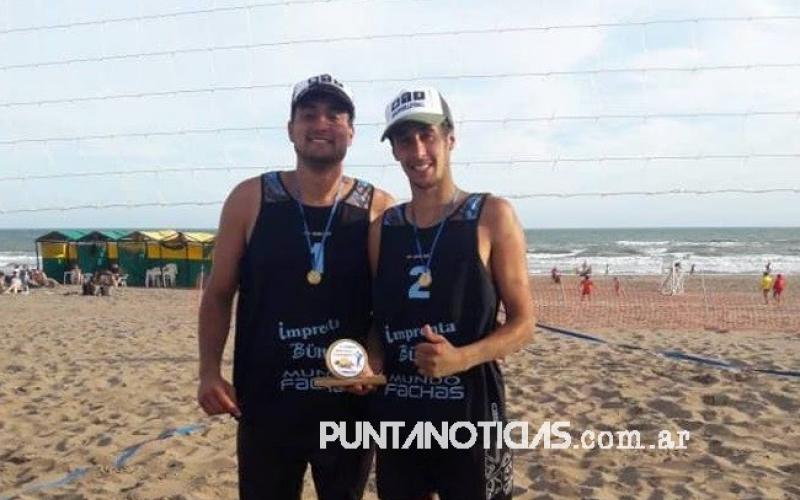 Los hermanos Carus campeones invictos en certamen de Beach Vóley en Claromecó 