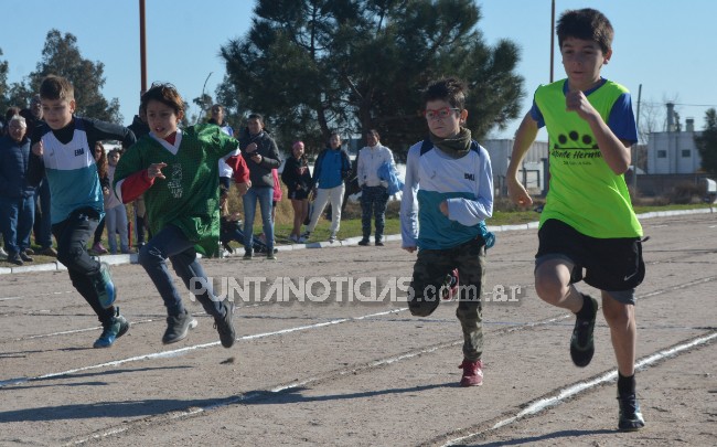 Se desarrolló con éxito el Torneo de Atletismo “126° Aniversario de Punta Alta”