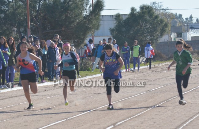 Se desarrolló con éxito el Torneo de Atletismo “126° Aniversario de Punta Alta”