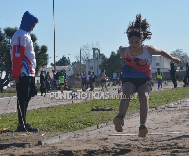 Se desarrolló con éxito el Torneo de Atletismo “126° Aniversario de Punta Alta”