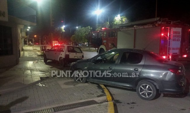 Fuerte impacto entre dos vehículos en la esquina de Bernardo de Irigoyen y Brown