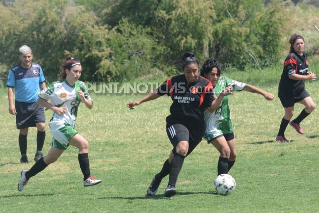 Hubo triunfos de Las de Siempre y Fusión FC. Además, Ramonas empató con Las Leonas y Fusión FC igualó con Las Cachos.