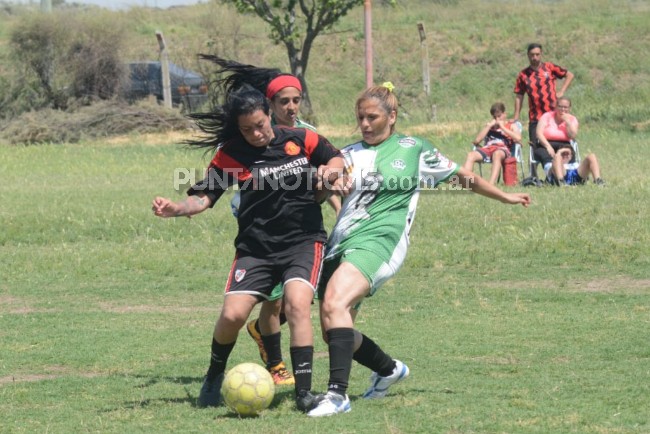 Hubo triunfos de Las de Siempre y Fusión FC. Además, Ramonas empató con Las Leonas y Fusión FC igualó con Las Cachos.