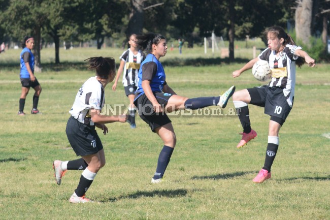 Con los gritos de Mattos y Olmedo, Puerto Belgrano ganó en la “A” del Femenino 