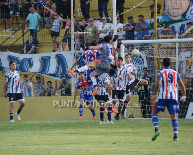 Rosario volvió a sufrir a Sabatini y perdió la gran chance del ascenso directo