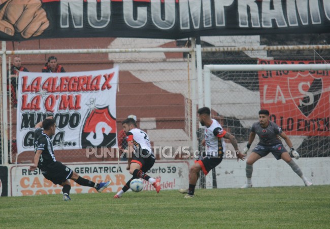 Sporting empató y complicó sus chances en el Torneo Regional Amateur