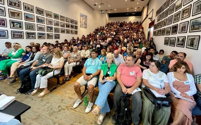 Buenos Aires: docentes aceptaron propuesta salarial de Provincia y el miércoles comienzan las clases