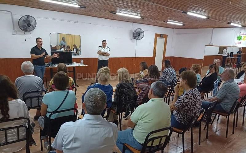 Ediles radicales organizaron charla sobre Ojos en Alerta 