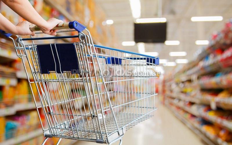 Comercio cerró un bono de fin de año de $70.000 para trabajadores de supermercados