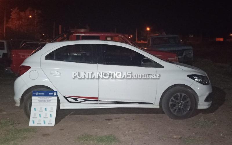 Luego de una persecución, fueron aprehendidos con cocaína en su poder