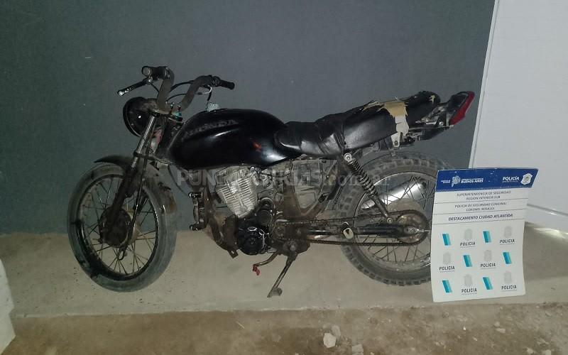 Encontraron en Ciudad Atlántida una moto buscada en Bahía Blanca