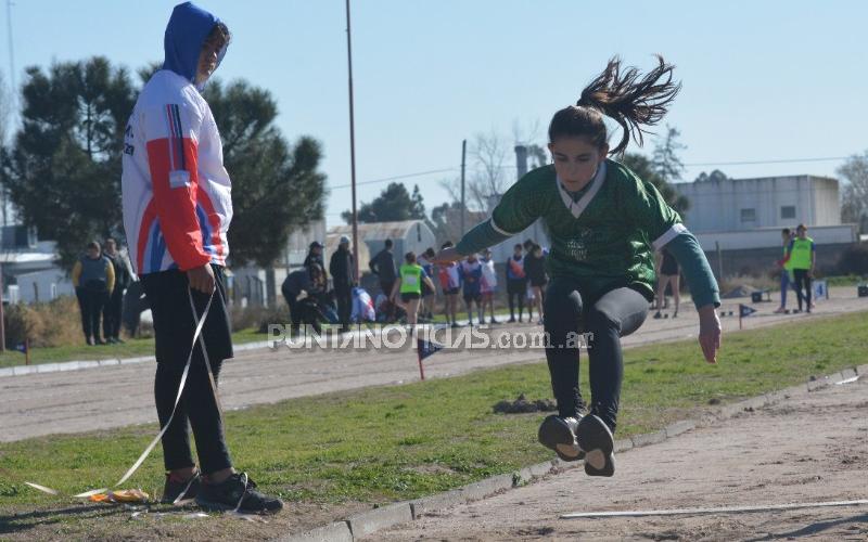 Se desarrolló con éxito el Torneo de Atletismo “126° Aniversario de Punta Alta”