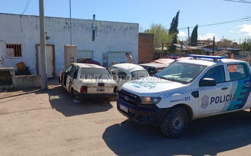 La Policía Comunal clausuró un desarmadero de autos