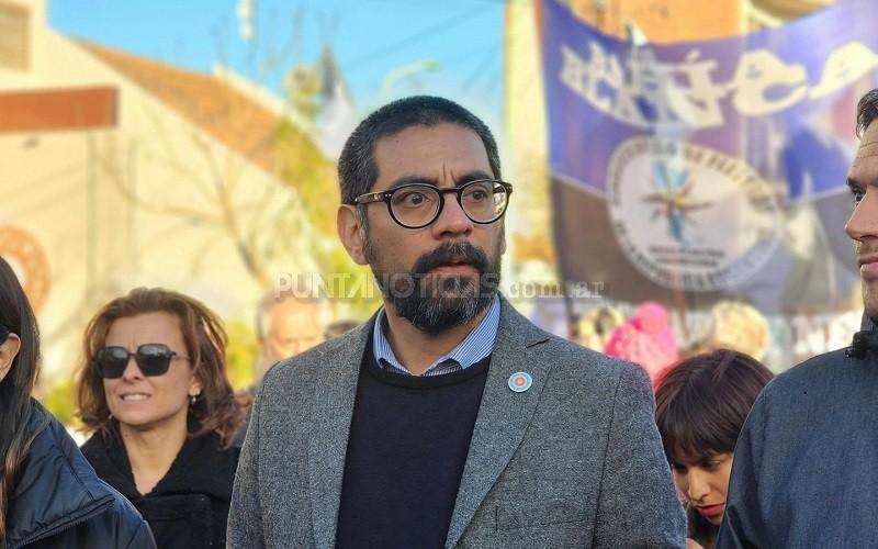 El intendente de Coronel Rosales participó de la Marcha Federal Universitaria, pero en Bahía Blanca