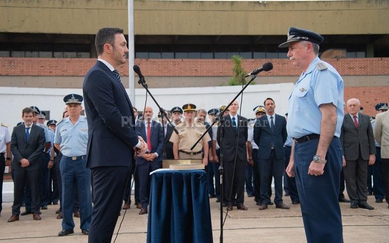 Luis Petri echó al jefe de la Fuerza Aérea, Fernando Mengo: presuntos hechos de abuso y vuelo de aeronaves con fines particulares