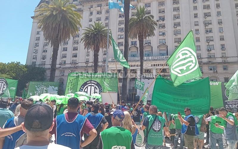 Los trabajadores estatales tendrán contrato por un año