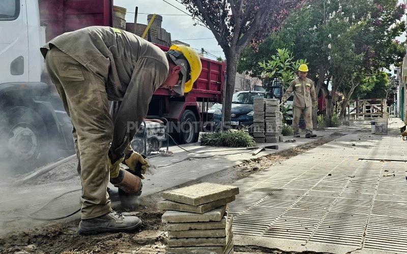 Comenzó la primera etapa de reparación de veredas afectadas por la obra de recambio de cañerías